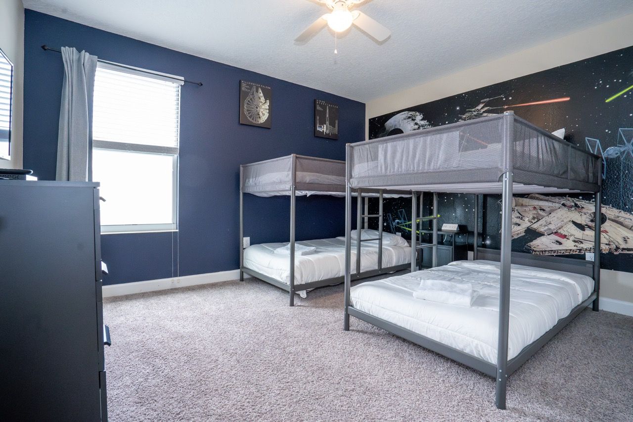 Themed bunk room for kids in Orlando rental