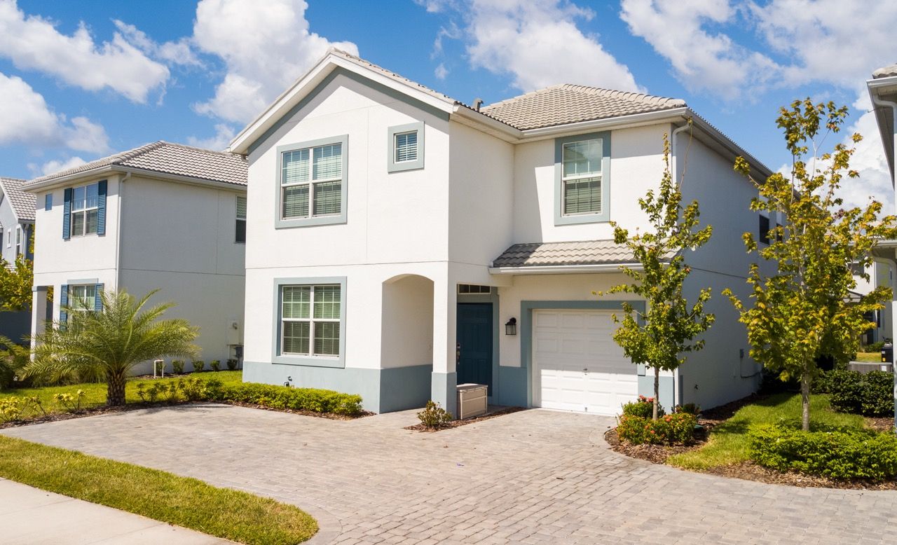 6 bedroom villa exterior in Kissimmee